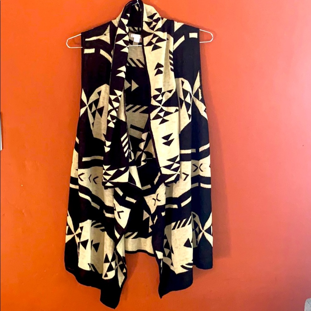 ✨SOLD✨EUC shrug/ sweater O/S fits most